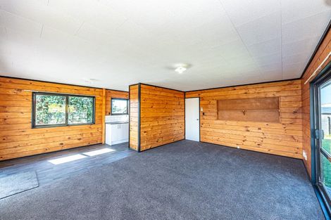 Photo of property in 35 Cross Street, Castlecliff, Whanganui, 4501