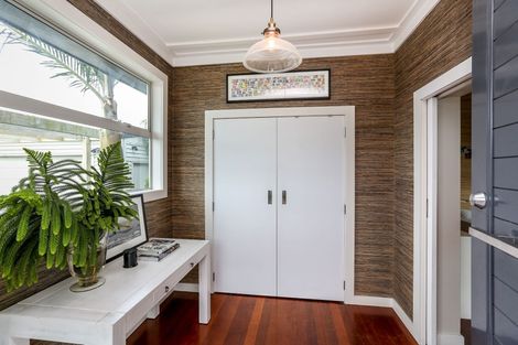 Photo of property in 26 Sackville Street, Fitzroy, New Plymouth, 4312