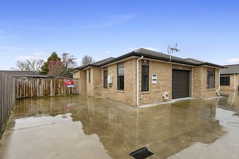 Photo of property in 2u6 Rosalind Street, Deanwell, Hamilton, 3206