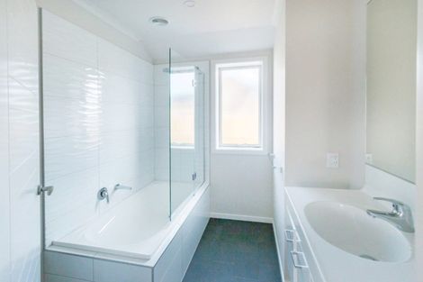 Photo of property in 32 Cheltenham Road, Lower Shotover, Queenstown, 9304