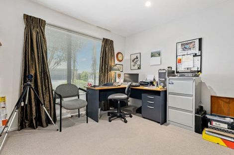 Photo of property in 2 Kilbrannan Close, Broomfield, Christchurch, 8042