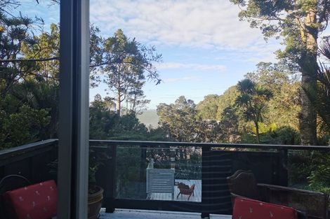 Photo of property in 128 Otitori Bay Road, Titirangi, Auckland, 0604
