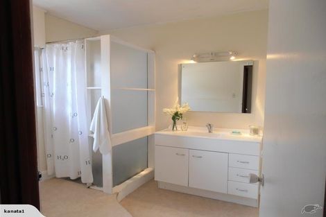 Photo of property in 1 Miltonia Avenue, Te Atatu South, Auckland, 0610