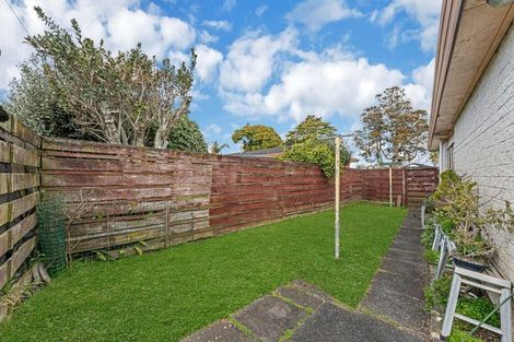 Photo of property in 7a Kirrama Place, Conifer Grove, Takanini, 2112