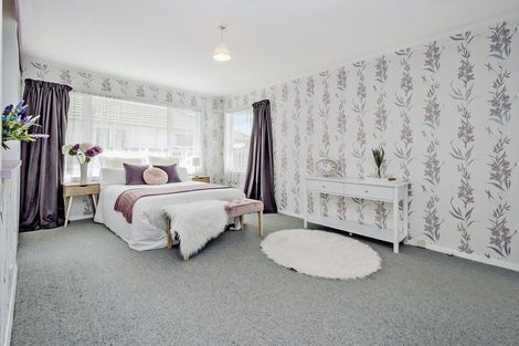 Photo of property in 5 Greendale Avenue, Avonhead, Christchurch, 8042