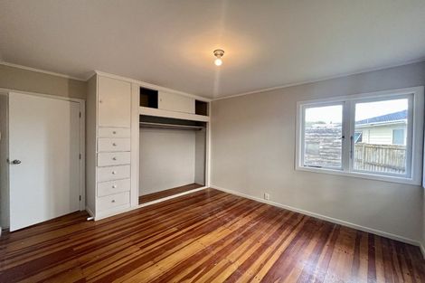 Photo of property in 3 Ozich Avenue, Te Atatu South, Auckland, 0610