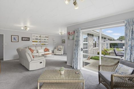 Photo of property in 16 Easton Way, Levin, 5510
