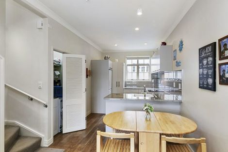 Photo of property in 38 Pipitea Street, Thorndon, Wellington, 6011