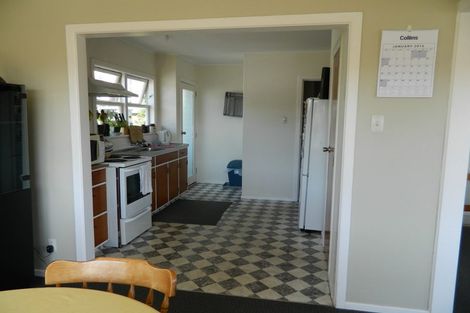 Photo of property in 3 Merritt Way, Newlands, Wellington, 6037