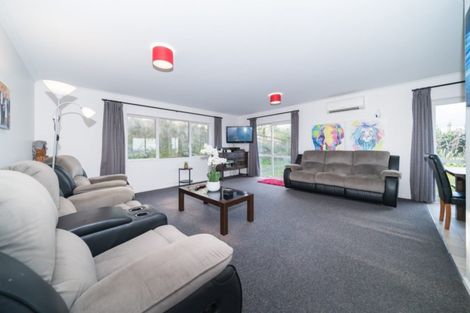 Photo of property in 17 King Street, Halcombe, Feilding, 4779