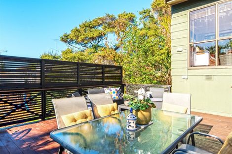 Photo of property in 8 Trelawny Place, Hillcrest, Auckland, 0627