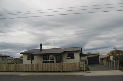 Photo of property in 95 Charlotte Street, Balclutha, 9230