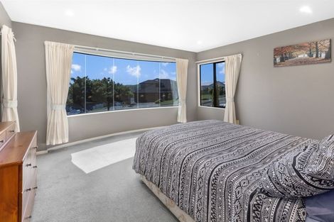 Photo of property in 30 Lanyon Place, Whitby, Porirua, 5024