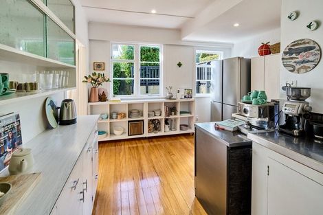 Photo of property in 41 Raroa Terrace, Tawa, Wellington, 5028