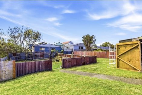 Photo of property in 25 Ruapehu Street, Castlecliff, Whanganui, 4501