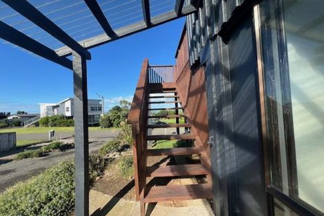 Photo of property in 14 Okiwa Terrace, Waiinu Beach, Whanganui, 4588