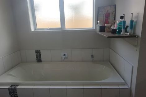 Photo of property in 8a Thornton Place, Melville, Hamilton, 3206