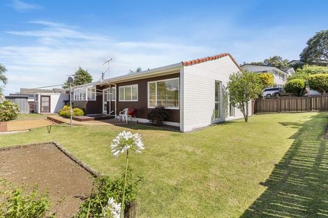 Photo of property in 30 Ganymede Place, Half Moon Bay, Auckland, 2012