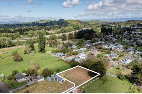 Photo of property in 13a Shanly Street, Waipawa, 4210