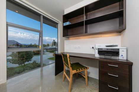 Photo of property in 10 Bevan Place, Wanaka, 9305