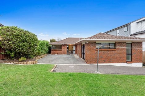 Photo of property in 31 Cromdale Avenue, Highland Park, Auckland, 2010