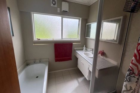 Photo of property in 28 Marcel Place, Glenfield, Auckland, 0629