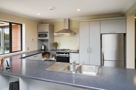 Photo of property in 8 Haydon Place, Amberley, 7410