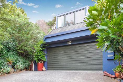 Photo of property in 39 Chamari Close, Titirangi, Auckland, 0604