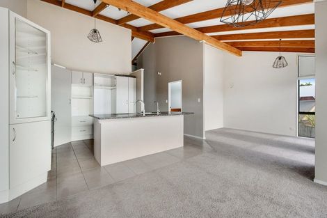 Photo of property in 10 Unsworth Drive, Unsworth Heights, Auckland, 0632