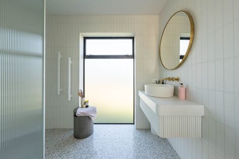 Photo of property in 34 Minaret Ridge, Wanaka, 9305