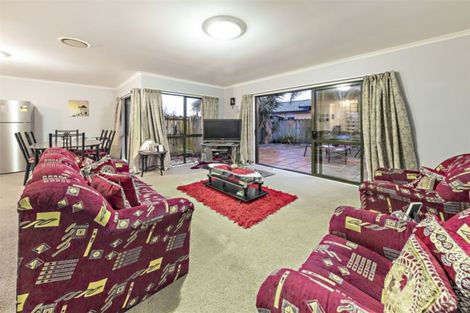 Photo of property in 1 Hawkley Close, Flat Bush, Auckland, 2019