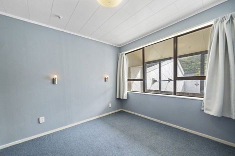 Photo of property in 1/12 Kekeno Grove, Tirohanga, Lower Hutt, 5010