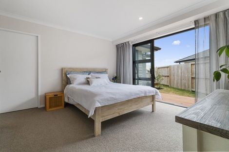 Photo of property in 74 Bert Wall Drive, Omokoroa, 3114