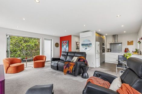 Photo of property in 14a Ferry Street, Seatoun, Wellington, 6022
