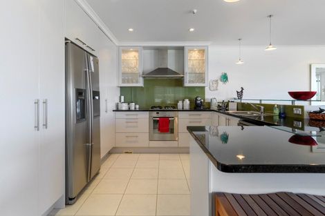Photo of property in 45 Marine Parade, Mount Maunganui, 3116