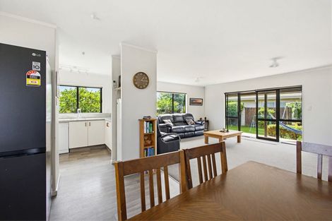 Photo of property in 6 Alan Styles Place, Greenmeadows, Napier, 4112