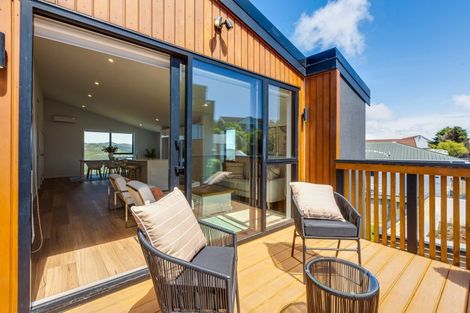 Photo of property in 6 Stockden Place, Karori, Wellington, 6012