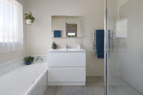 Photo of property in 22 Mamaku Rise, Welcome Bay, Tauranga, 3112