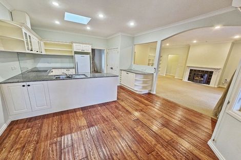 Photo of property in 16 Palliser Place, Poraiti, Napier, 4112