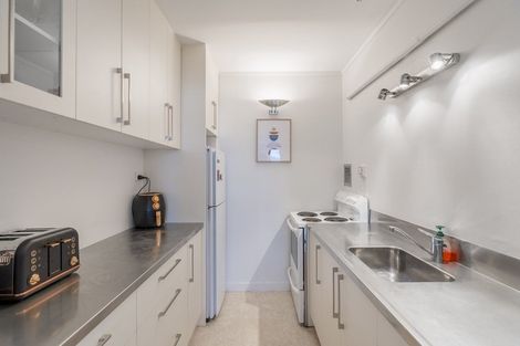 Photo of property in Hobson Court Flats, 56/70u Hobson Street, Thorndon, Wellington, 6011