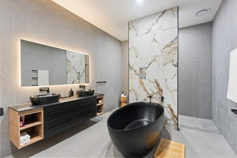 Photo of property in 8 Whio Place, Waikanae, 5036