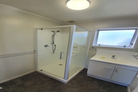 Photo of property in 7 Palm Court Drive, Glen Eden, Auckland, 0602
