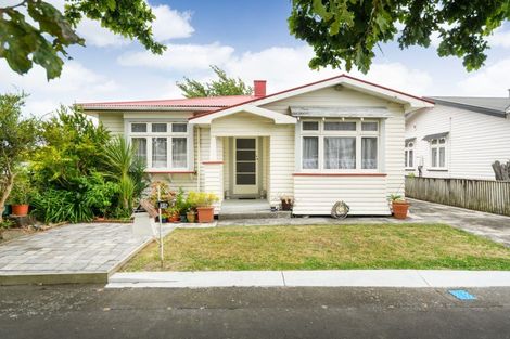 Photo of property in 35 Stewart Crescent, Hokowhitu, Palmerston North, 4410