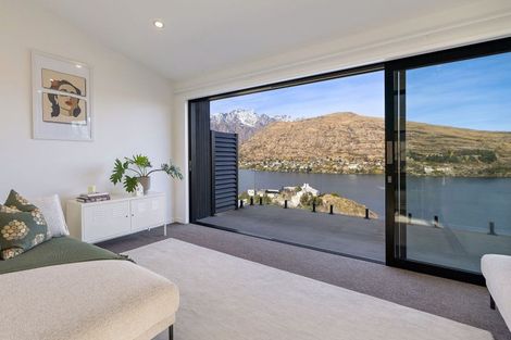 Photo of property in 11 Highlands Close, Queenstown, 9300