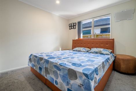 Photo of property in 18 Sapwood Crescent, Takanini, 2110