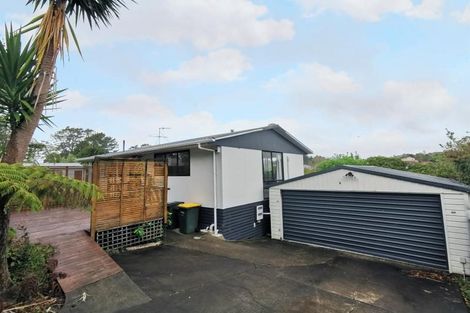 Photo of property in 2/109 Oreil Avenue, West Harbour, Auckland, 0618