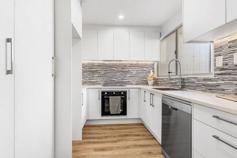 Photo of property in 1/8 Wilbur Place, Pakuranga Heights, Auckland, 2010
