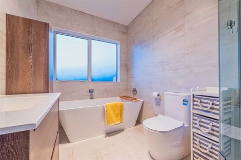 Photo of property in 20c Duke Street, Riverhead, 0820