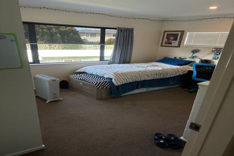 Photo of property in 165a Carlisle Road, Northcross, Auckland, 0632