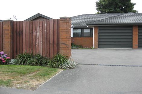 Photo of property in 2/2 Roche Avenue, Upper Riccarton, Christchurch, 8041